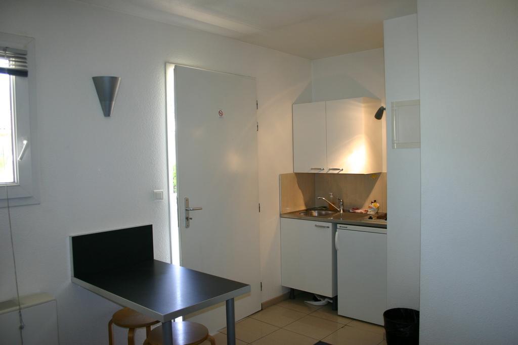 Appart'Hotel Residella Aubagne Gémenos Pokój zdjęcie